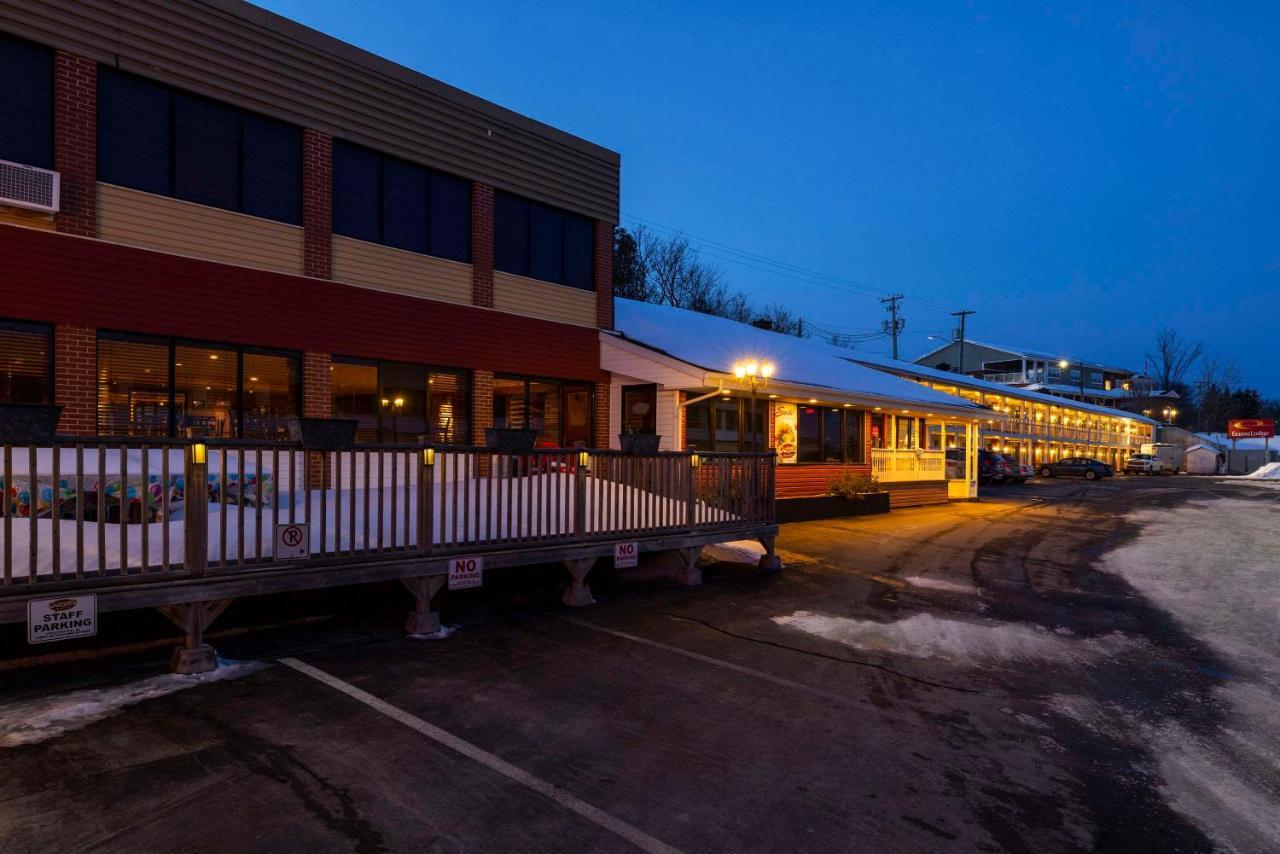 Econo Lodge Miramichi Exterior photo
