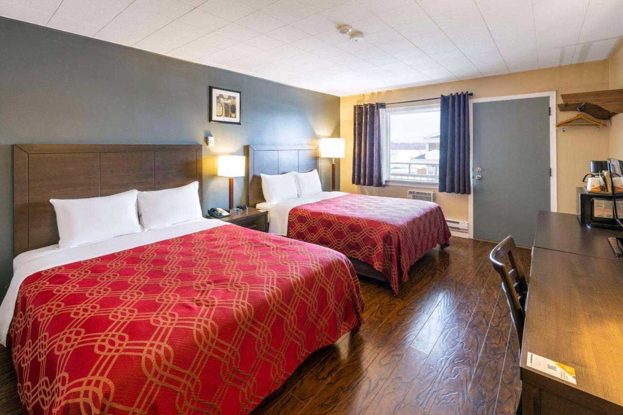 Econo Lodge Miramichi Exterior photo