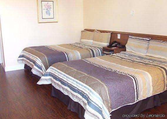 Econo Lodge Miramichi Exterior photo